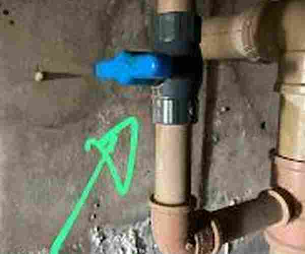 Conserto profissional de vazamento em pia, piso e parede