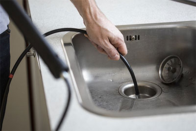 Desentupimento de pias e tanques